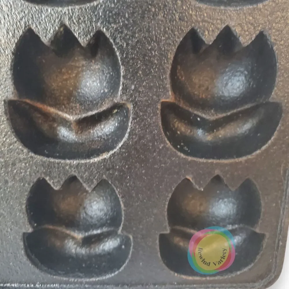Vintage Cast Iron 9 Tulip Cavity Baking Mold Pan 6x6